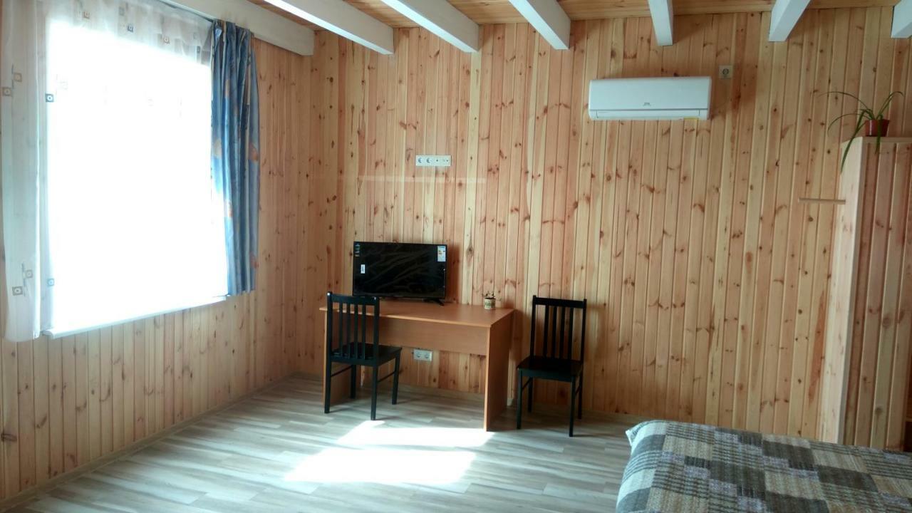 Eco House Otel Çornomorsk Dış mekan fotoğraf